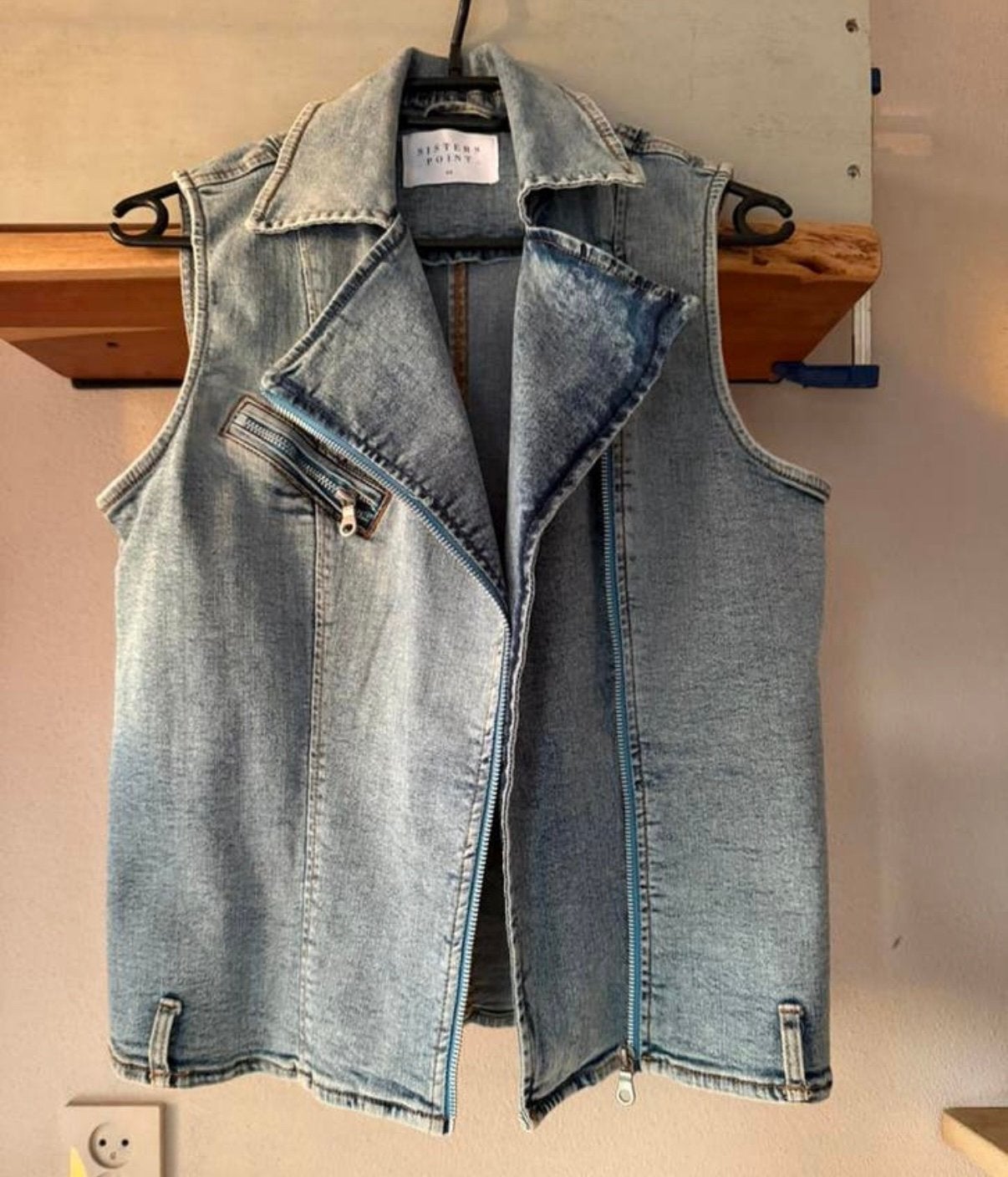 Tof spijker gilet van Sisters Point in maat XS, Kleding | Dames, Bodywarmers, Ophalen of Verzenden, Zo goed als nieuw, Maat 34 (XS) of kleiner