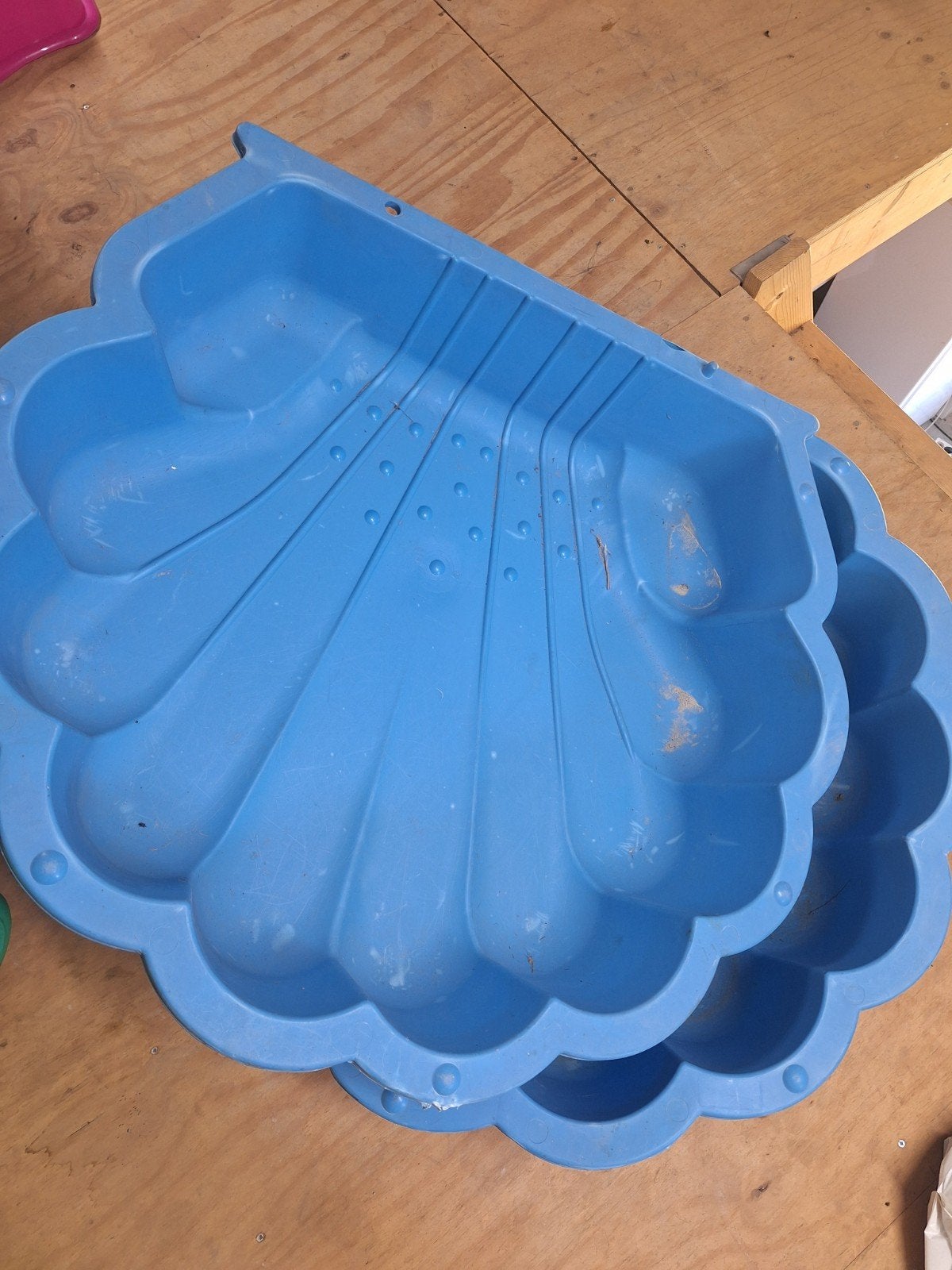 Zandbak schelp met schommel en zandspeelgoed, Ophalen, Gebruikt