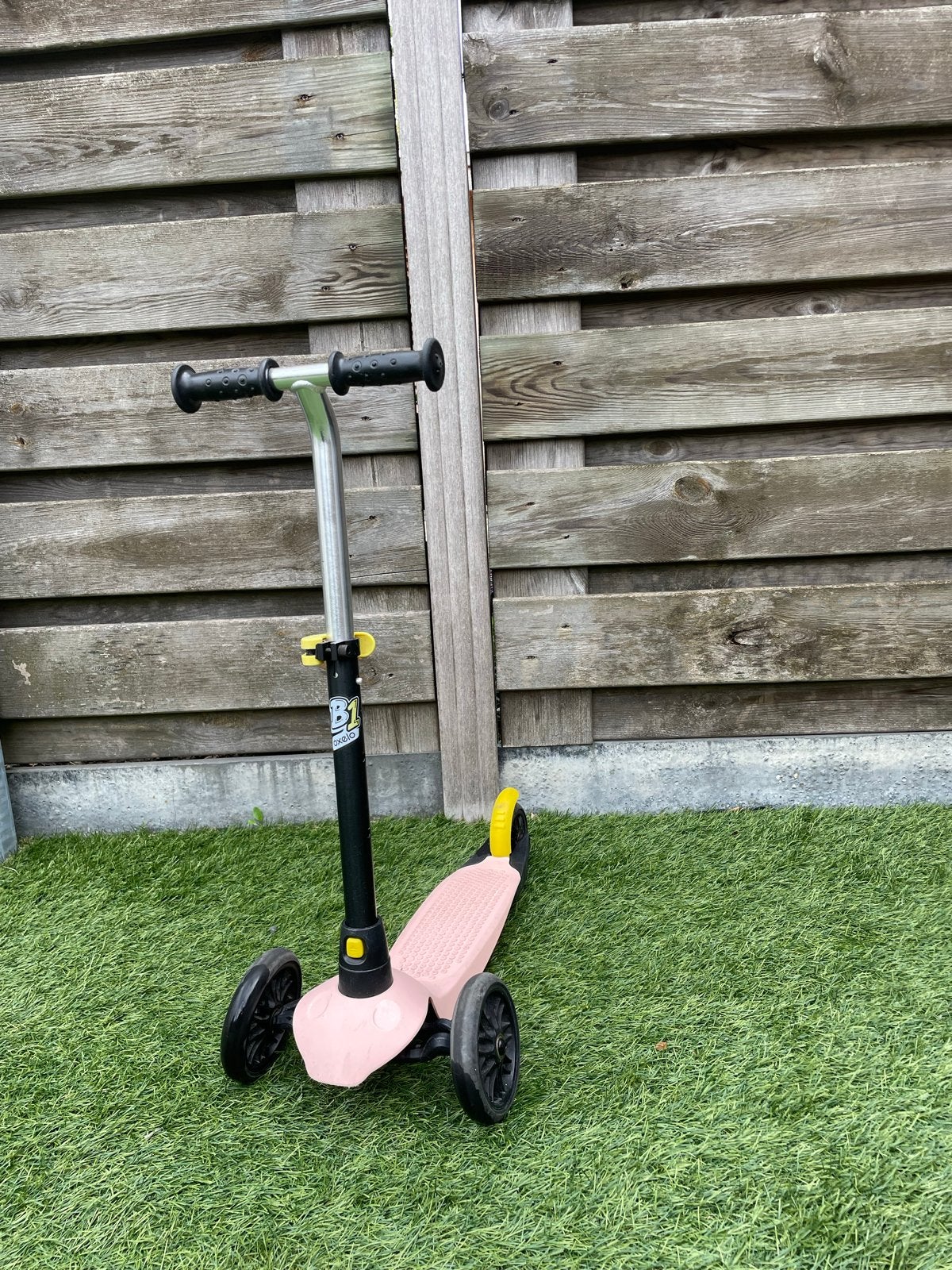 Oxelo B1 kinderstep roze – verstelbaar stuur – 3 wielen, Ophalen of Verzenden, Gebruikt, Gewone step