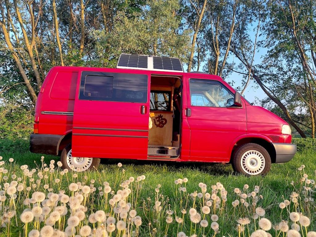 "Compacte VW T4 camper, complete OFF GRID installatie (2025), Tot en met 2, Elektrische ramen, Particulier, 4 tot 5 meter