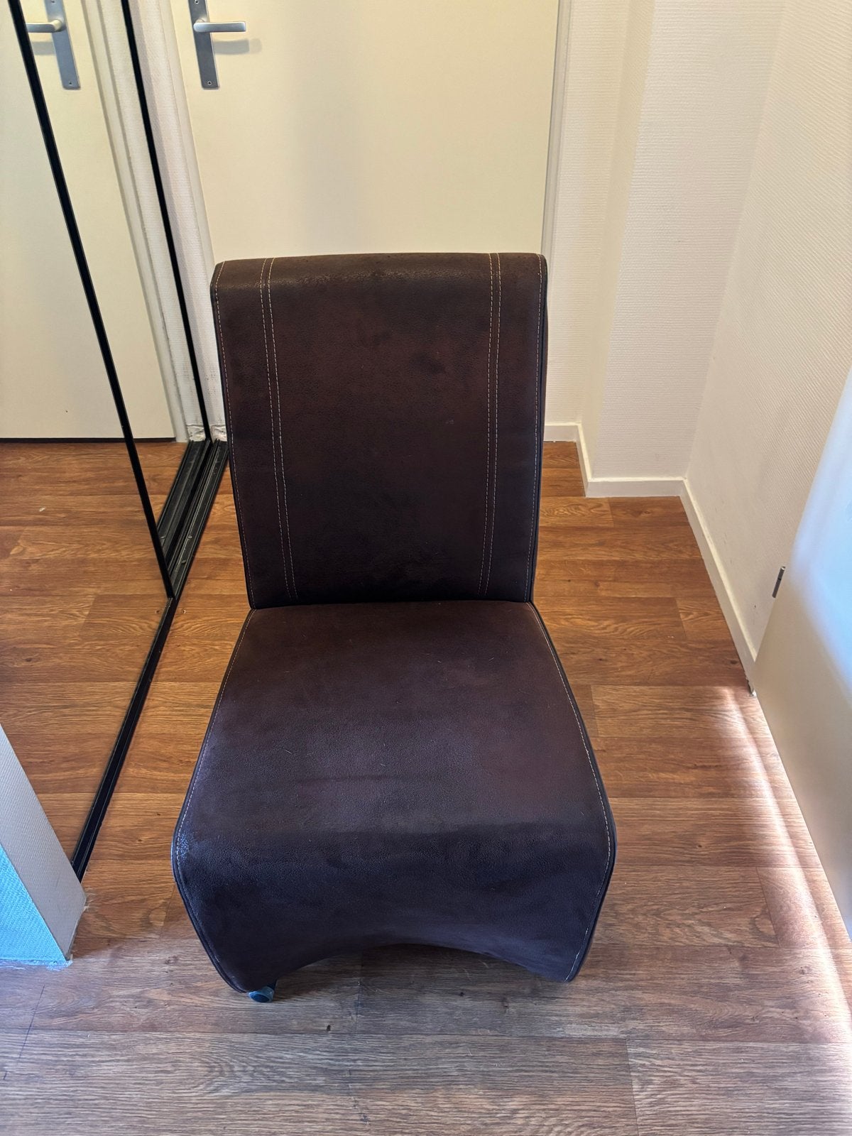 6 eetkamerstoelen met wieltjes, Ophalen, Bruin, Zo goed als nieuw, Stof
