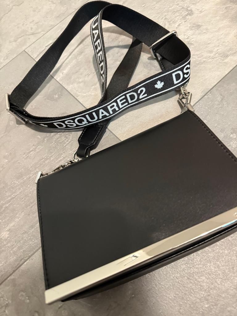 Dsquared2 Crossbody Tas Zwart met Logo Band, Ophalen of Verzenden, Zo goed als nieuw, Zwart, Schoudertasje