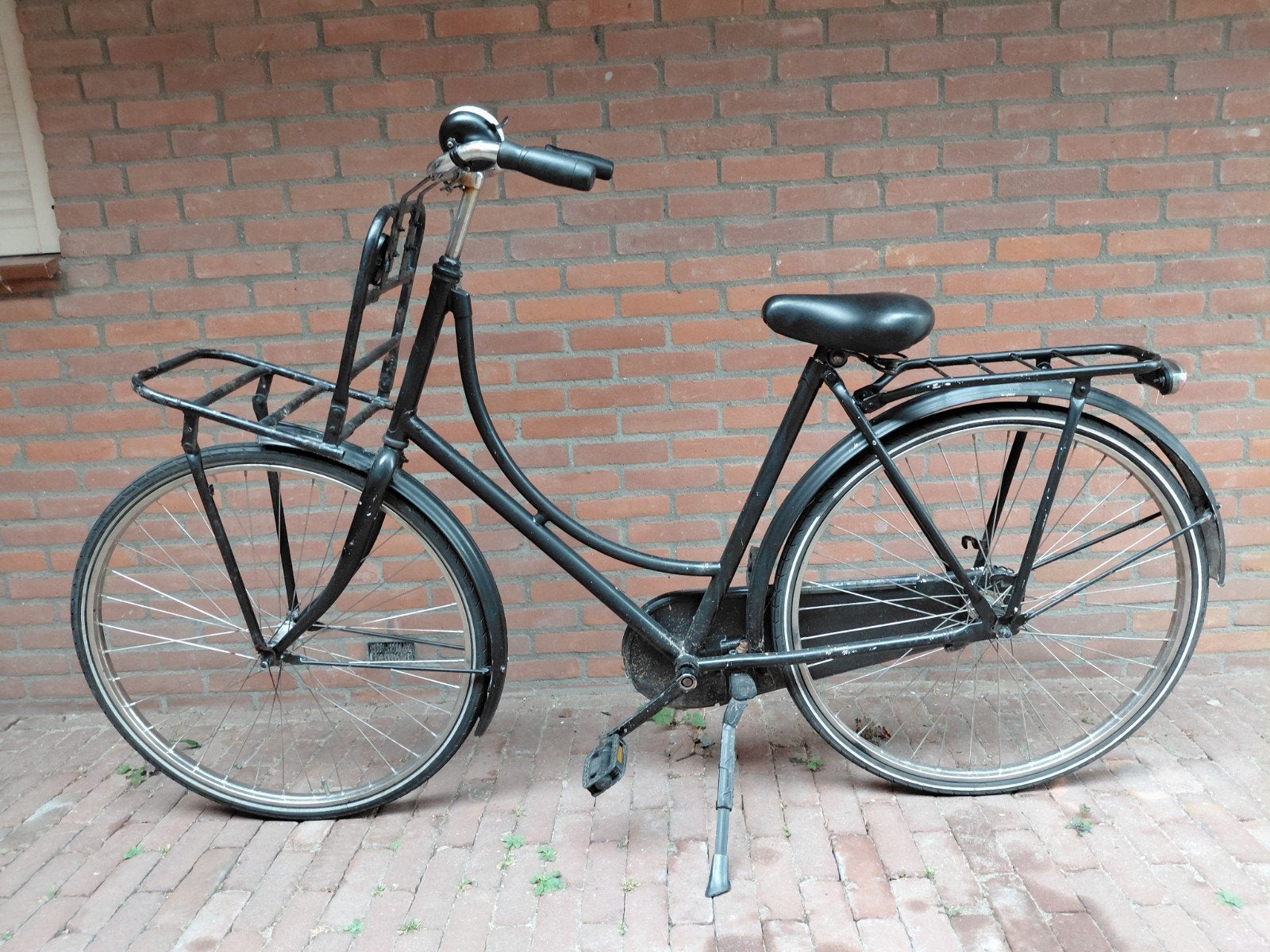 Degelijke zwarte transportfiets met voordrager, Fietsen en Brommers, Fietsen | Dames | Damesfietsen, Gebruikt, Overige merken