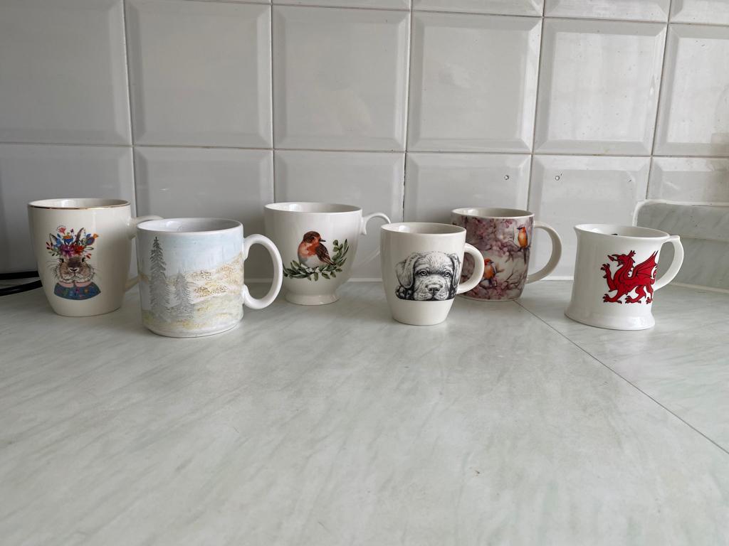 Mokken met vogels, konijn, hond, draak en natuur., Huis en Inrichting, Keuken | Servies, Ophalen of Verzenden, Zo goed als nieuw