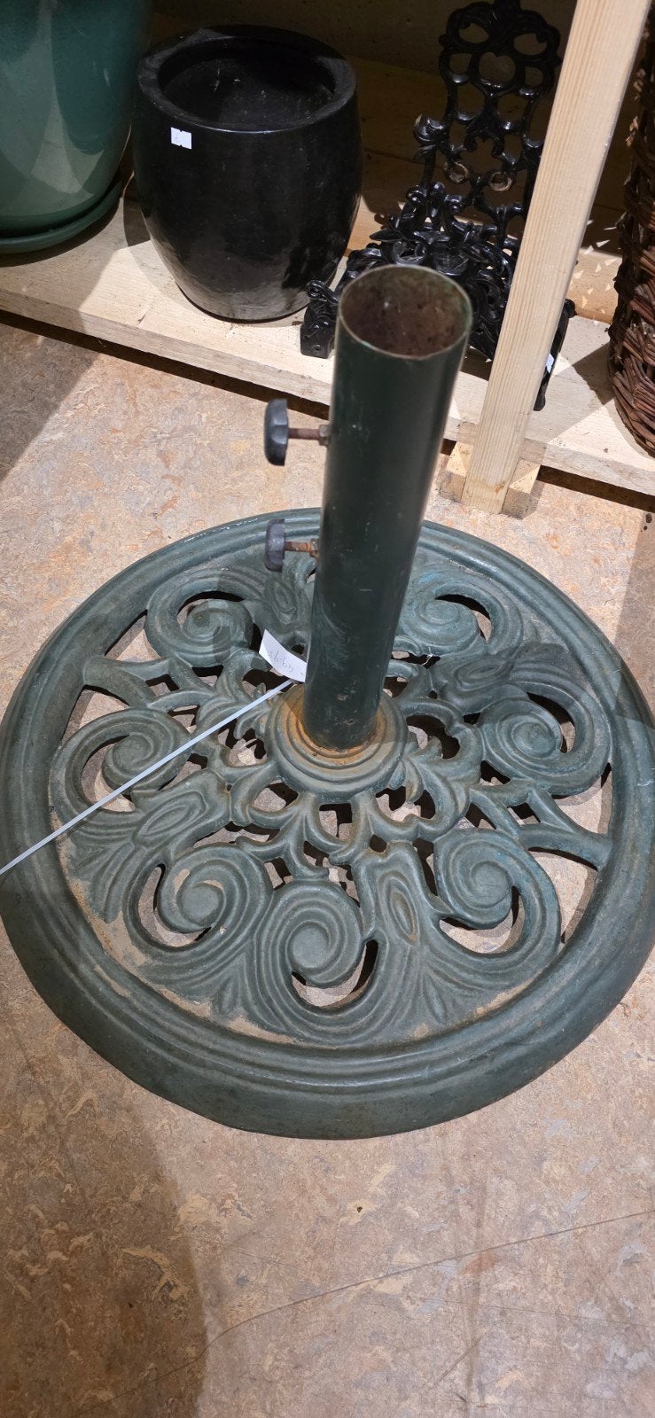 Decoratieve gietijzeren parasolvoet, Tuin en Terras, Ophalen, Gebruikt, Minder dan 1 meter, Parasolvoet