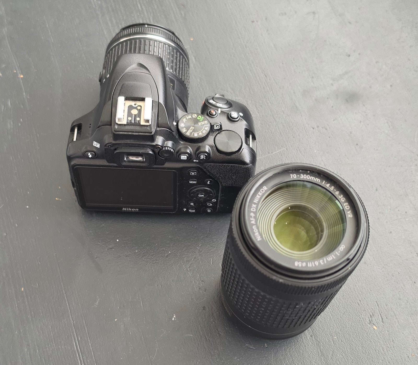 Nikon D3500 spiegelreflexcamera met 18-55mm + 70-300mm lens, Ophalen, Zo goed als nieuw, Spiegelreflex, Nikon