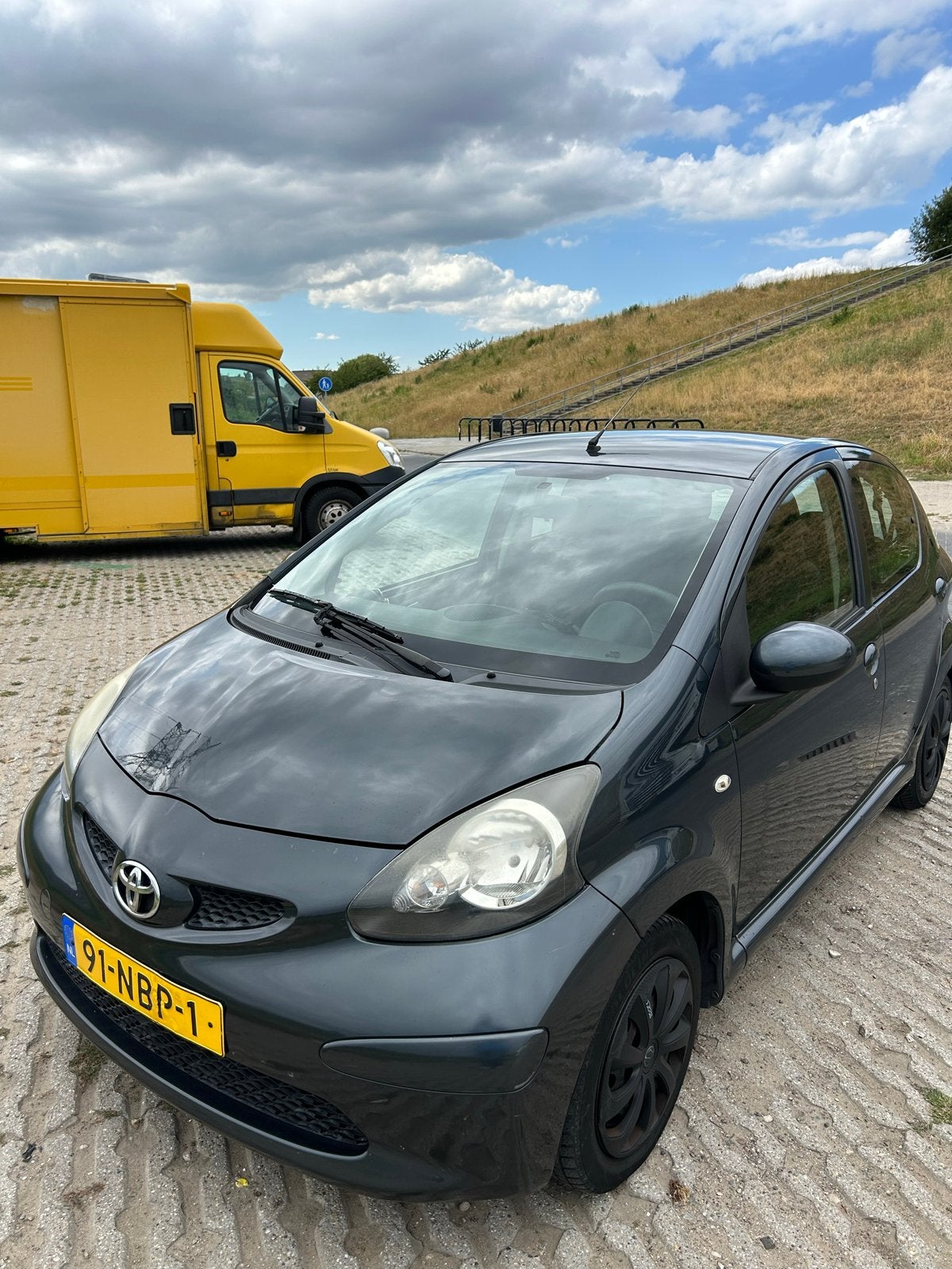 Toyota Aygo 1.0 12V Vvt-i 5DRS Grijs, Voorwielaandrijving, 4 stoelen, 68 pk, Handgeschakeld