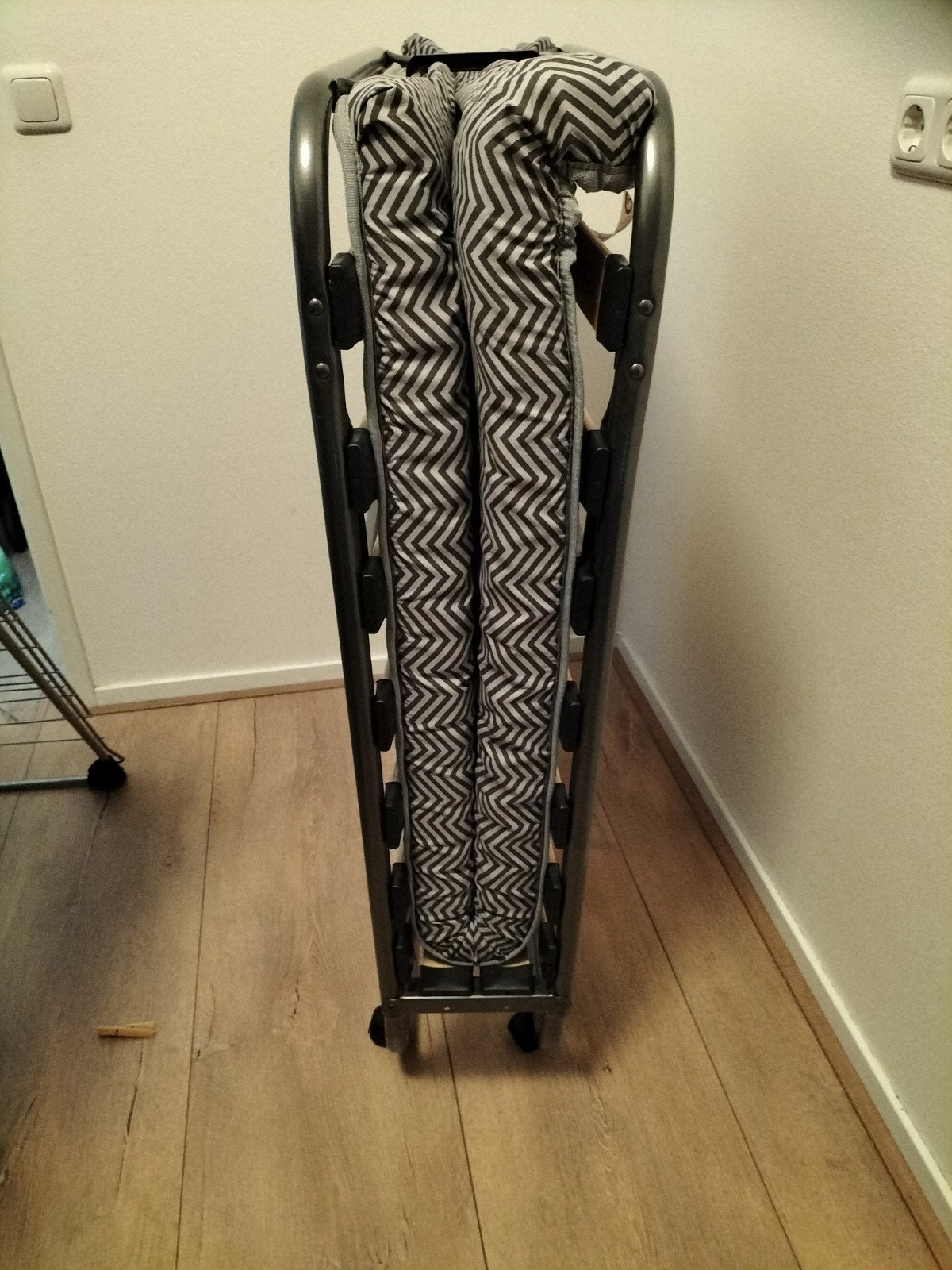 Opklap bed incl topper, Ophalen of Verzenden, Zo goed als nieuw, Eenpersoons, Metaal