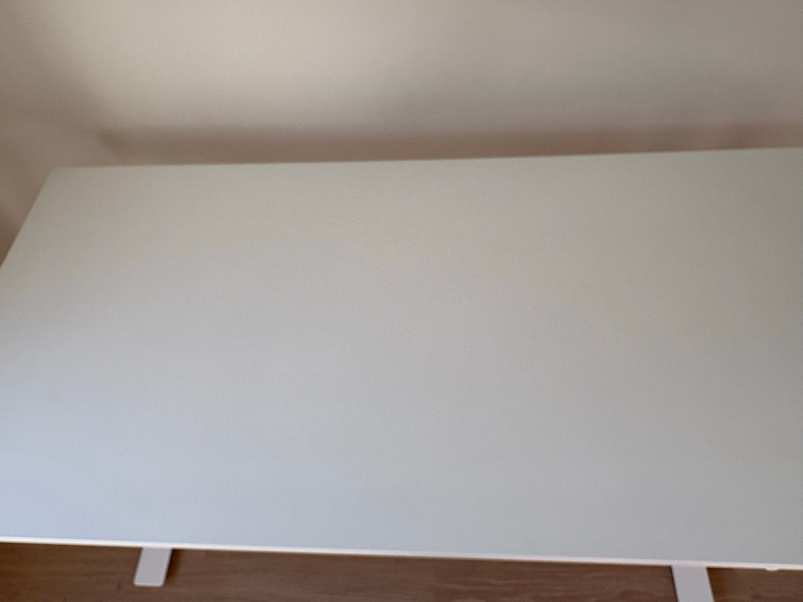 IKEA Trotten zit-sta bureau 160x80 - Zo goed als nieuw, Huis en Inrichting, Bureaus, Zit-sta bureau, In hoogte verstelbaar, Ophalen of Verzenden