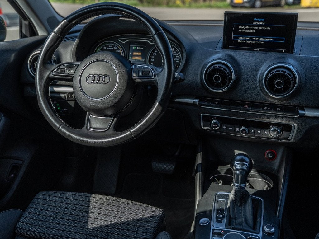Audi A3 Sportback 1.4 e-tron PHEV - KEYLESS - CRUISE ADAPTIE, Auto's, Audi, 8 kWh, Gebruikt, Euro 6, 4 cilinders