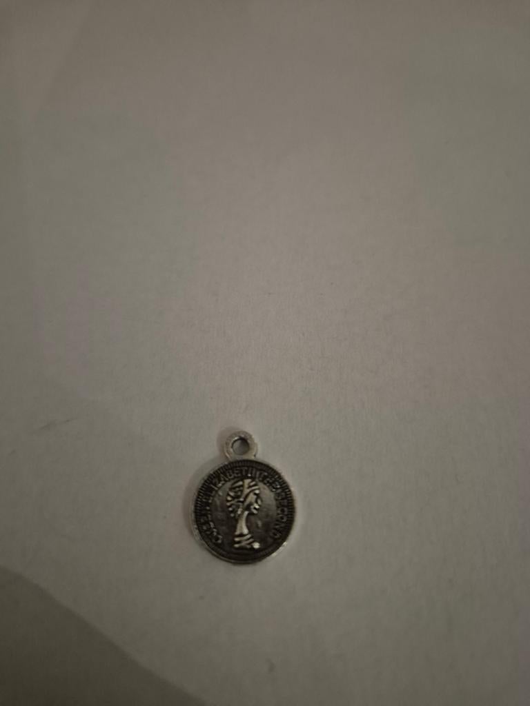 Nieuwe bedel voor dunne ketting - Munt design, Ophalen of Verzenden