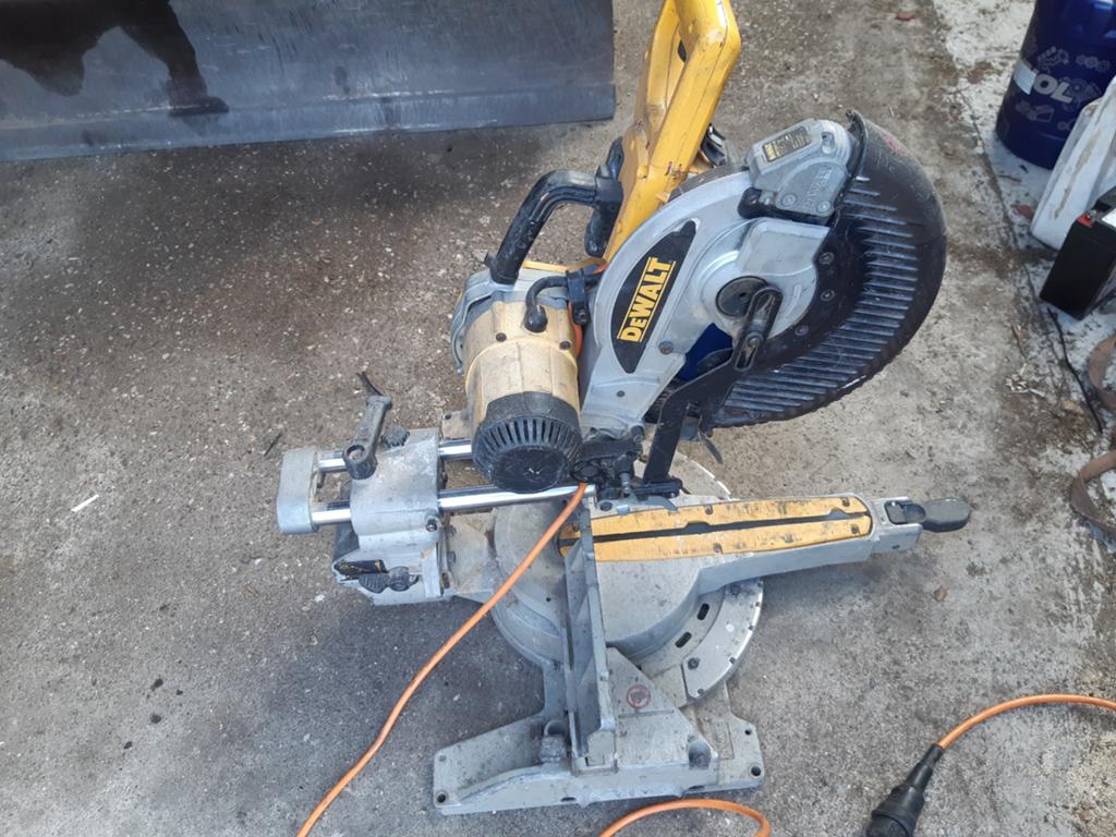 Tk Dewalt DWS 7085 QZ afkortzaag, Ophalen, 1200 watt of meer, Afkortzaag, 70 mm of meer