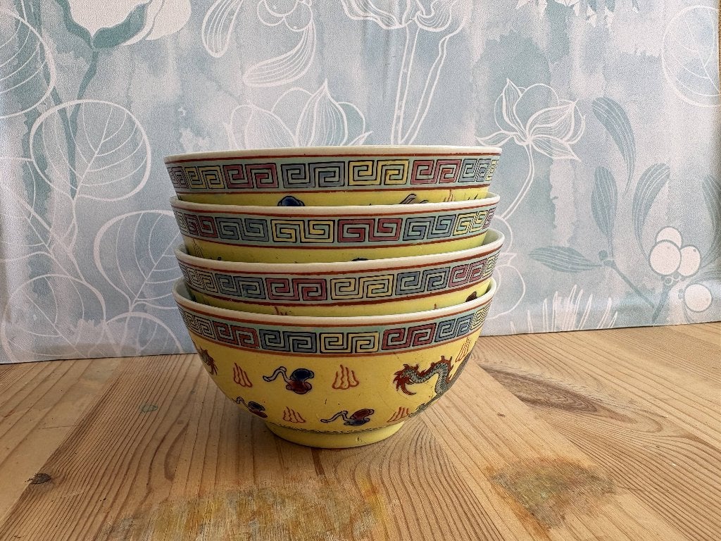 Set van 4 vintage Chinese rijstkommen met draak, Gebruikt, Ophalen of Verzenden, Kom(men), Overige stijlen
