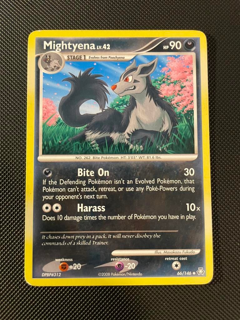 Mightyena 66/146 Legends Awekened, Verzenden, Zo goed als nieuw
