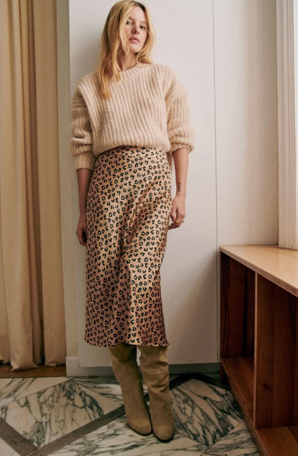 Sezane Midi Satin Viscose Silk Skirt Flared Boho Summer XS, Kleding | Dames, Beige, Ophalen of Verzenden, Zo goed als nieuw, Knielengte