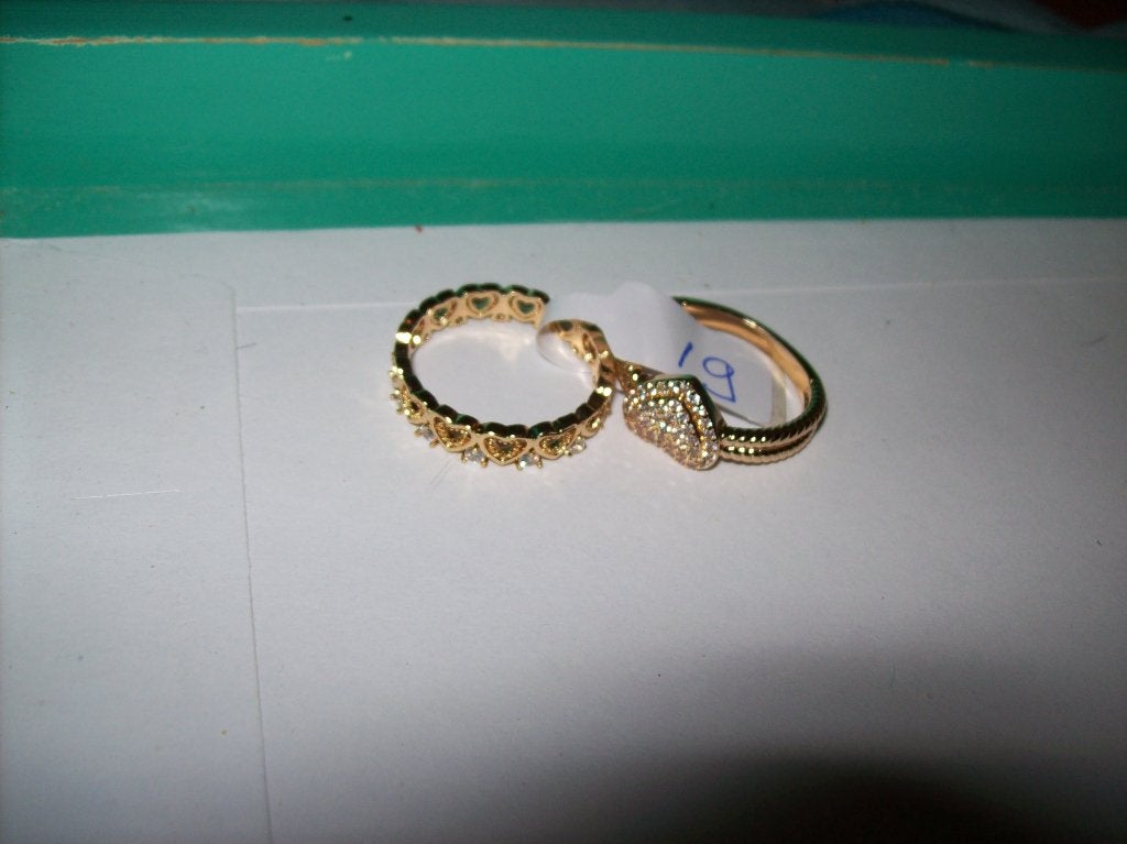 Ringen 2 x Goudkleur Mooie strass modellen Maat 19, 19 tot 20, Nieuw, Dame of Heer, Goud