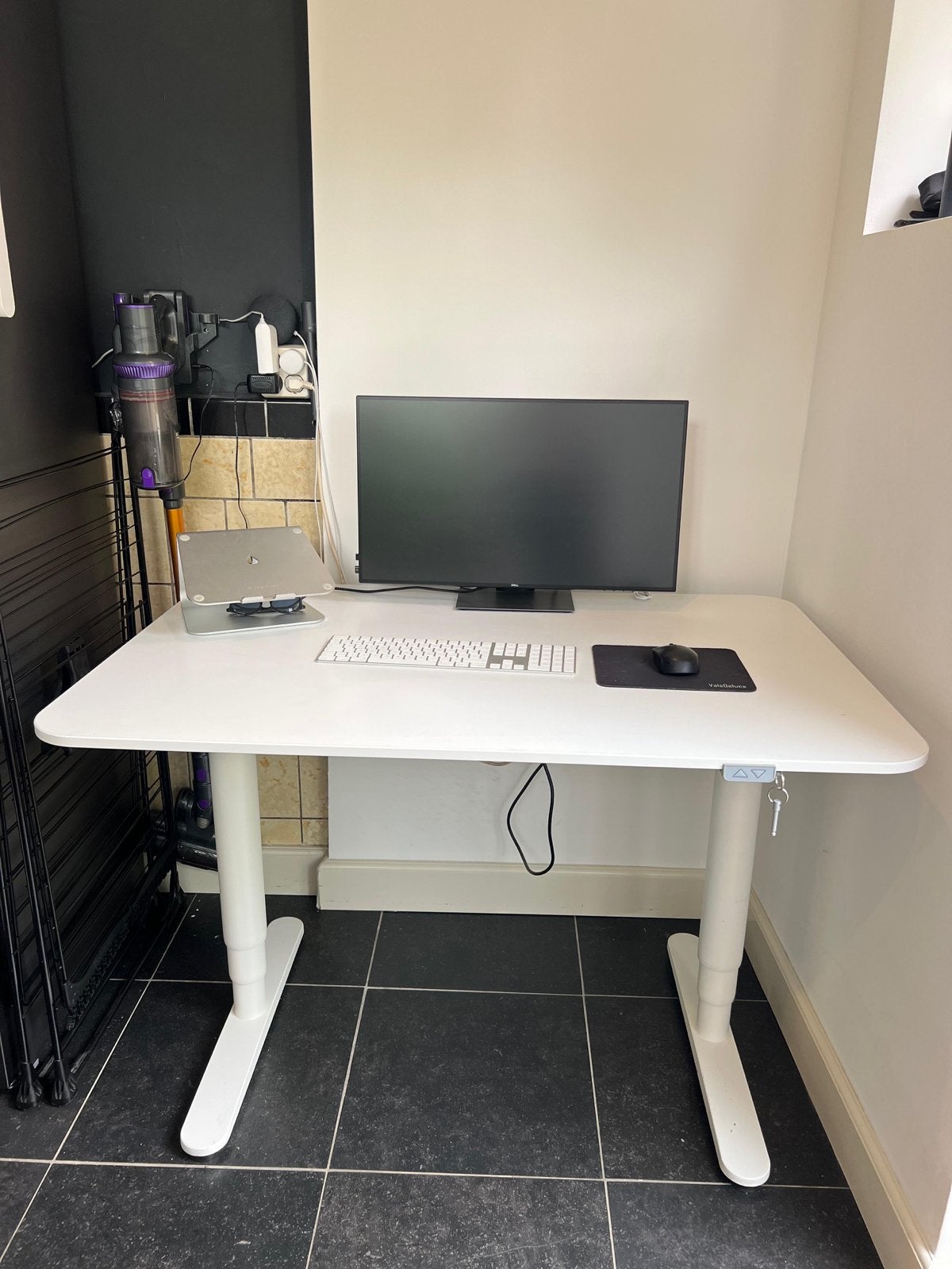 Elektrisch zit-sta bureau IKEA - Ideaal voor thuiswerken, Huis en Inrichting, Bureaus, Ophalen, Zit-sta bureau, Elektrisch, Spaanplaat of MDF