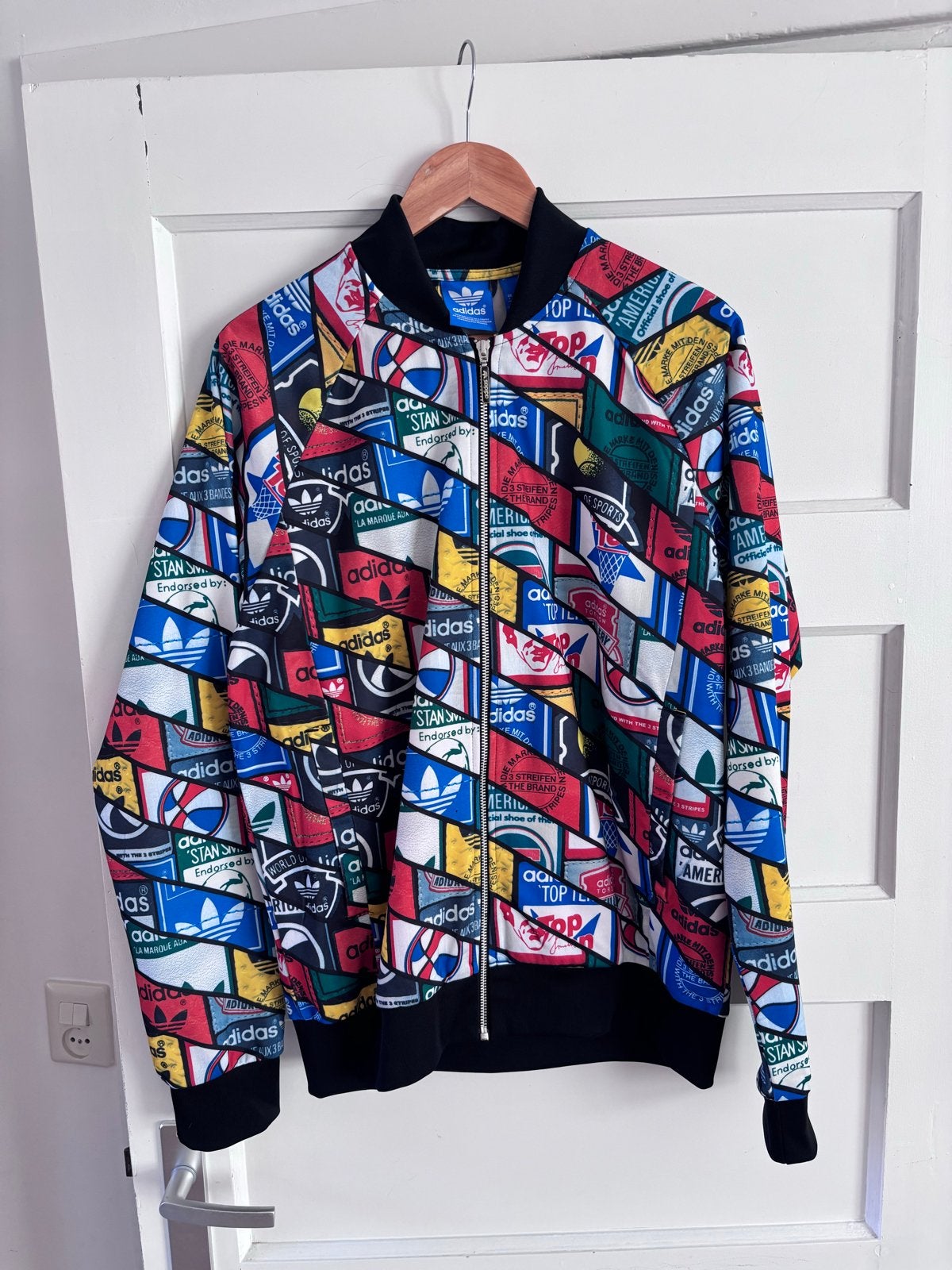 Adidas Originals Bomberjack - Uniek Logo Design, Ophalen of Verzenden, Zo goed als nieuw, Maat 52/54 (L), Meerkleurig