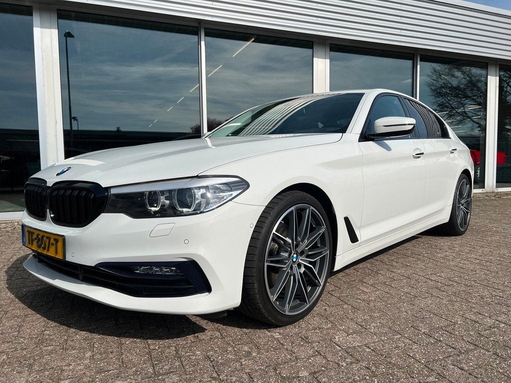 BMW 5-serie 520i Sportline Automaat, 20"Velgen, Trekhaak, Automaat, 1998 cc, Achterwielaandrijving, Gebruikt
