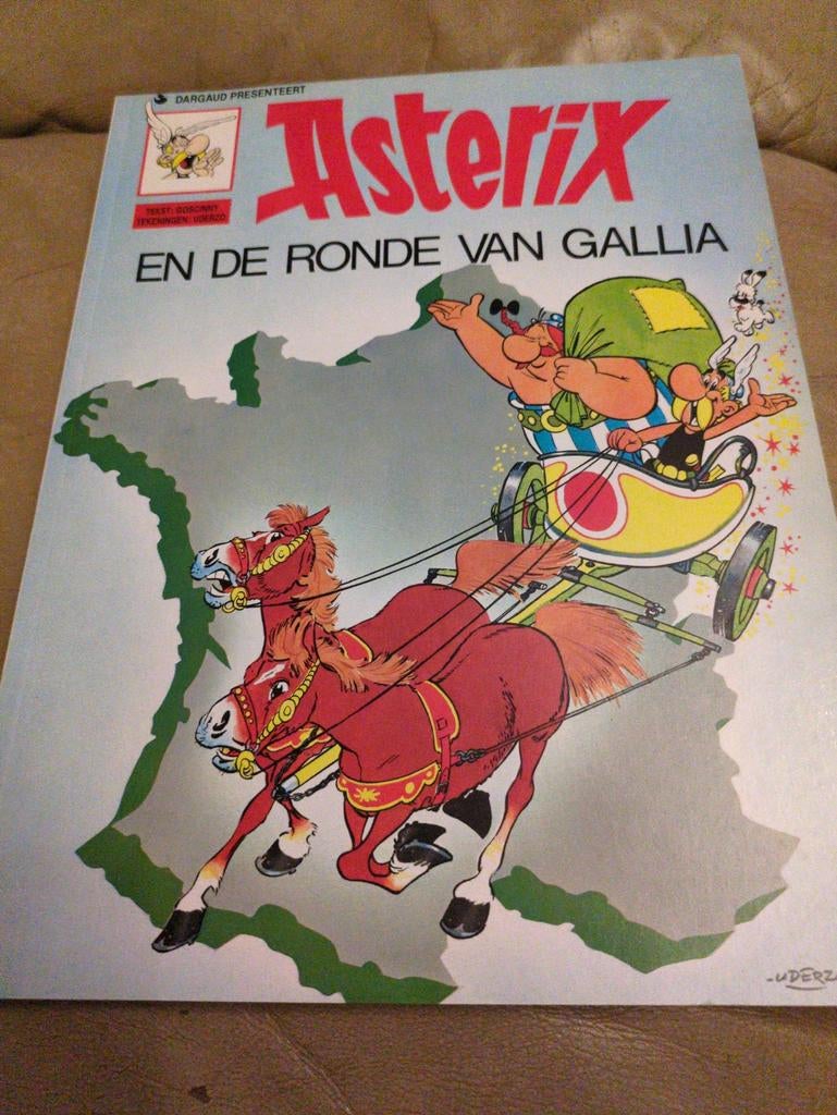 Asterix en de Ronde van Gallia - Stripboek, Eén stripboek, Ophalen of Verzenden, Gelezen, René Goscinny en Albert Uderzo