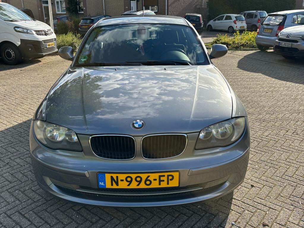 BMW 1-Serie 2.0 118I 5DR 2010 Grijs, Auto's, 1995 cc, Overige modellen, 1200 kg, Handgeschakeld