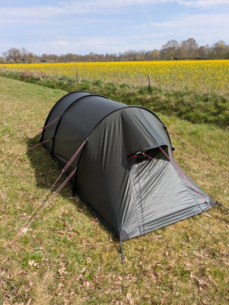 Hilleberg Nammatj 2 GT met footprint, Ophalen of Verzenden, Zo goed als nieuw, Tot en met 2