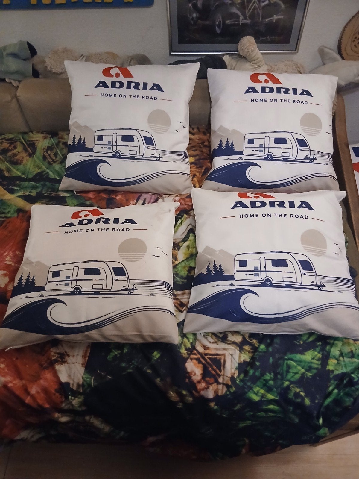 4 Adria Caravan Sierkussens - Home on the Road, Ophalen, Zo goed als nieuw