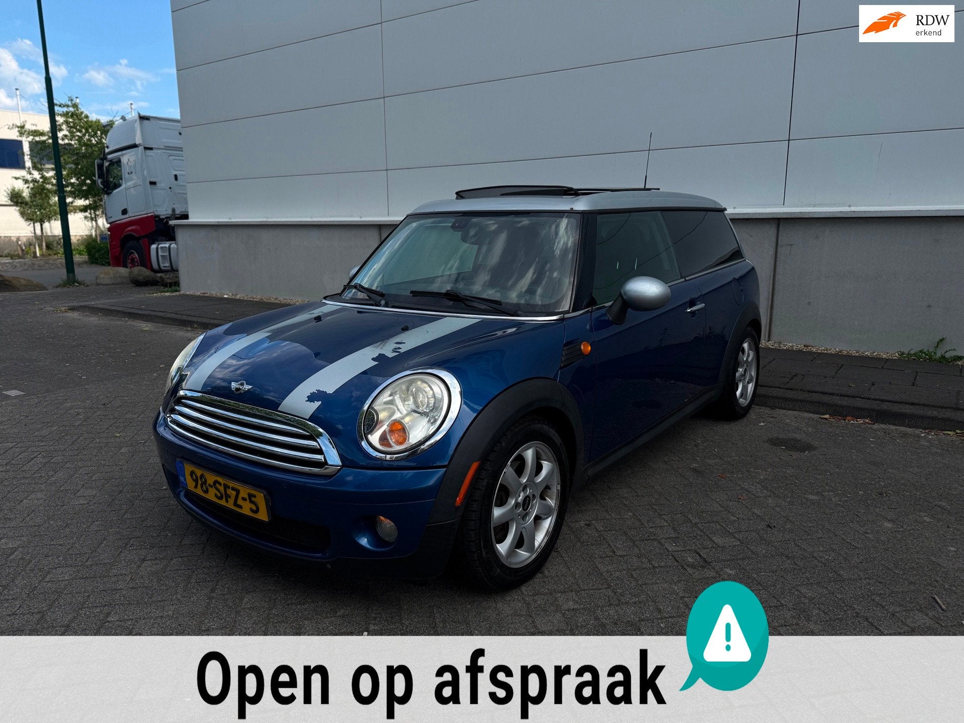 Mini Clubman 1.6 Cooper NWE APK/PANO/XENON/LEER/AUT/CRUISE/A, Auto's, Voorwielaandrijving, Automatische klimaatregeling, Gebruikt