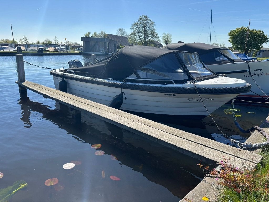 Te koop: Silver Yacht 525 Luxe – Yamaha 15 pk, Watersport en Boten, Sloepen, Kunststof, Overige typen, Zo goed als nieuw, 2 m