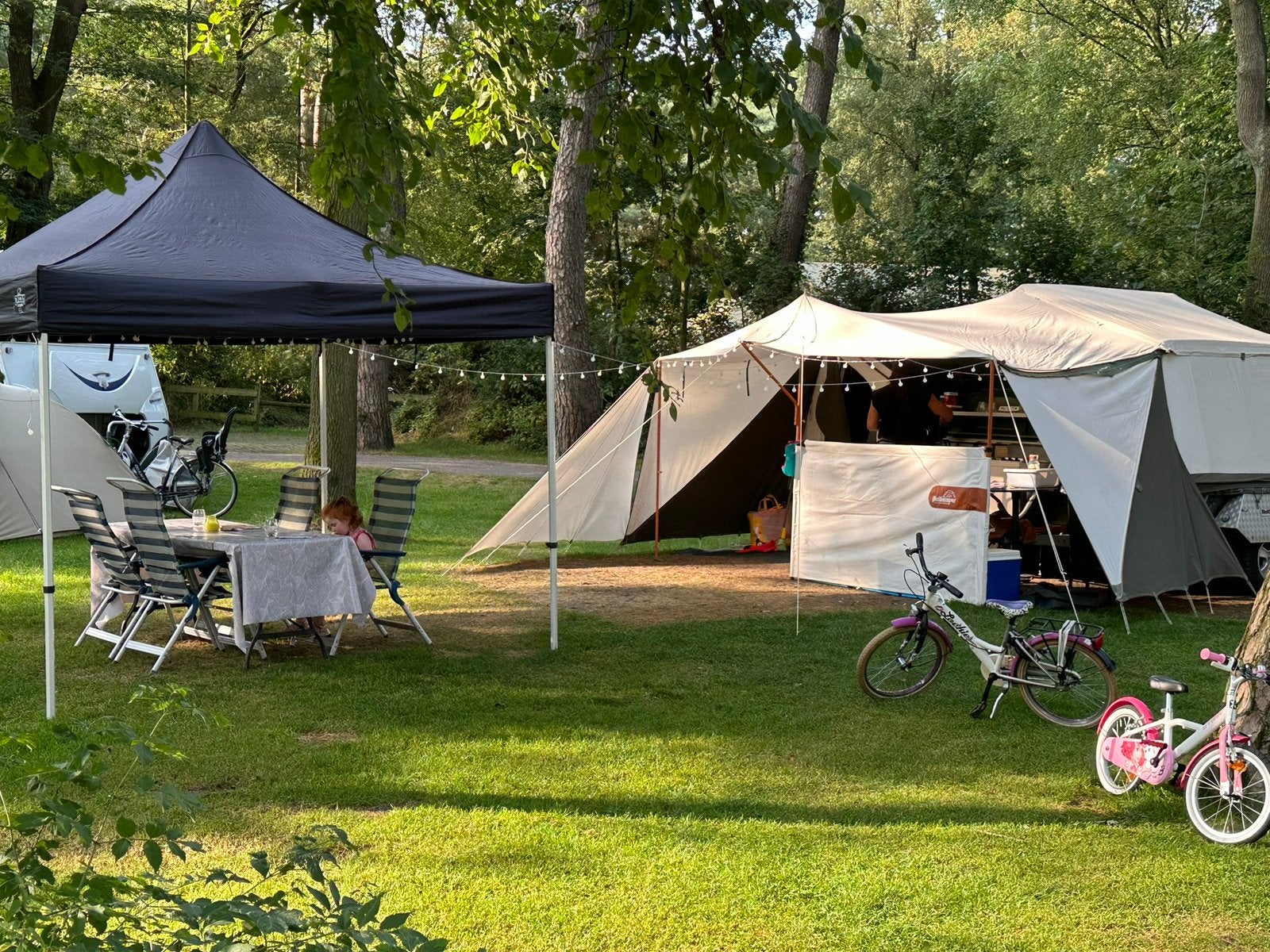 Holtkamper Cocoon M uit 2003 met uitbouw en disselkeuken, Ophalen, Beige, Aanwezig, Holtkamper