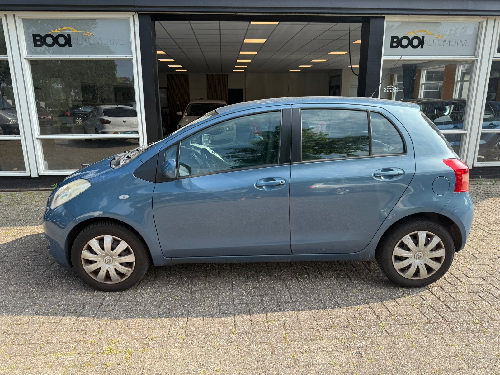 Toyota yaris 1.0. werkende airco 5 deursVaate prijs, Stof, 40 €/maand, Blauw, Handgeschakeld