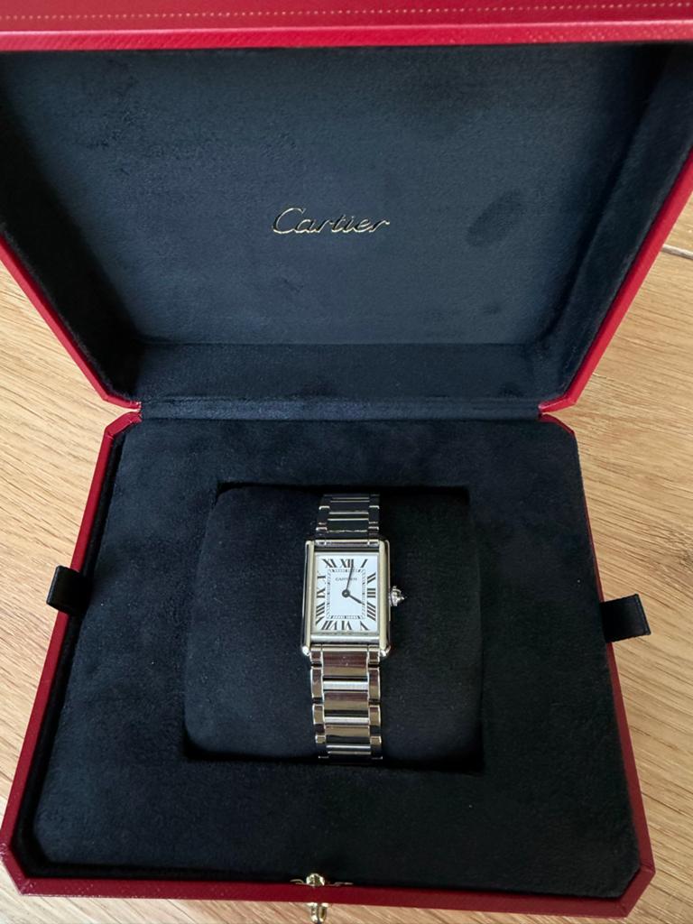 Cartier Tank Must Horloge - Zo goed als nieuw, Sieraden, Tassen en Uiterlijk, Horloges | Dames, Overige merken, Staal, Polshorloge