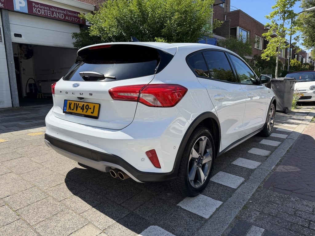 Ford Focus 1.5 EcoBoost Active Business NAVI PANO ACC LED KE, Auto's, Ford, 1304 kg, Leder en Stof, Bedrijf, 3 cilinders