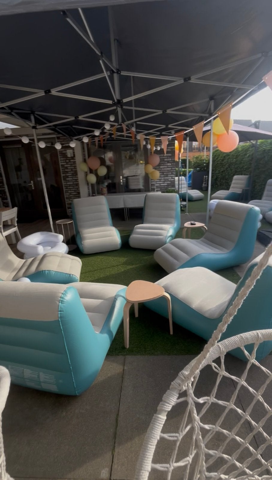 Te huur: Opblaasbare loungestoelen voor tuinfeestjes, Ophalen, Zo goed als nieuw