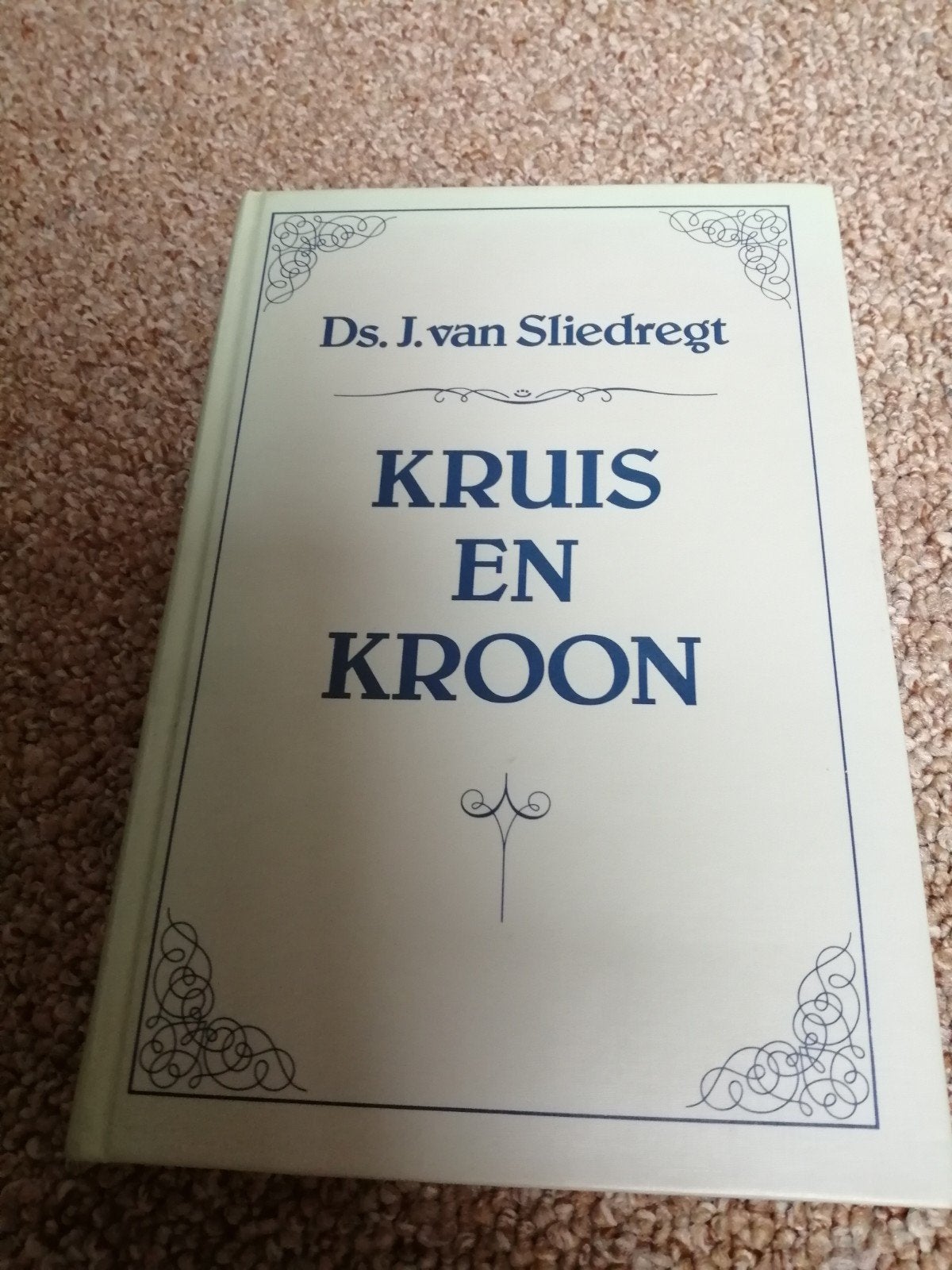 Kruis en Kroon, Boeken, Ophalen of Verzenden, Gelezen