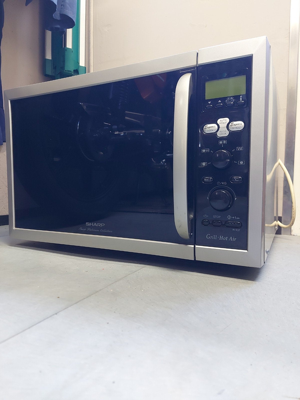 Sharp combi oven, hete lucht, gril en magnetron, Ophalen of Verzenden, Gebruikt, Hete lucht, Draaiplateau