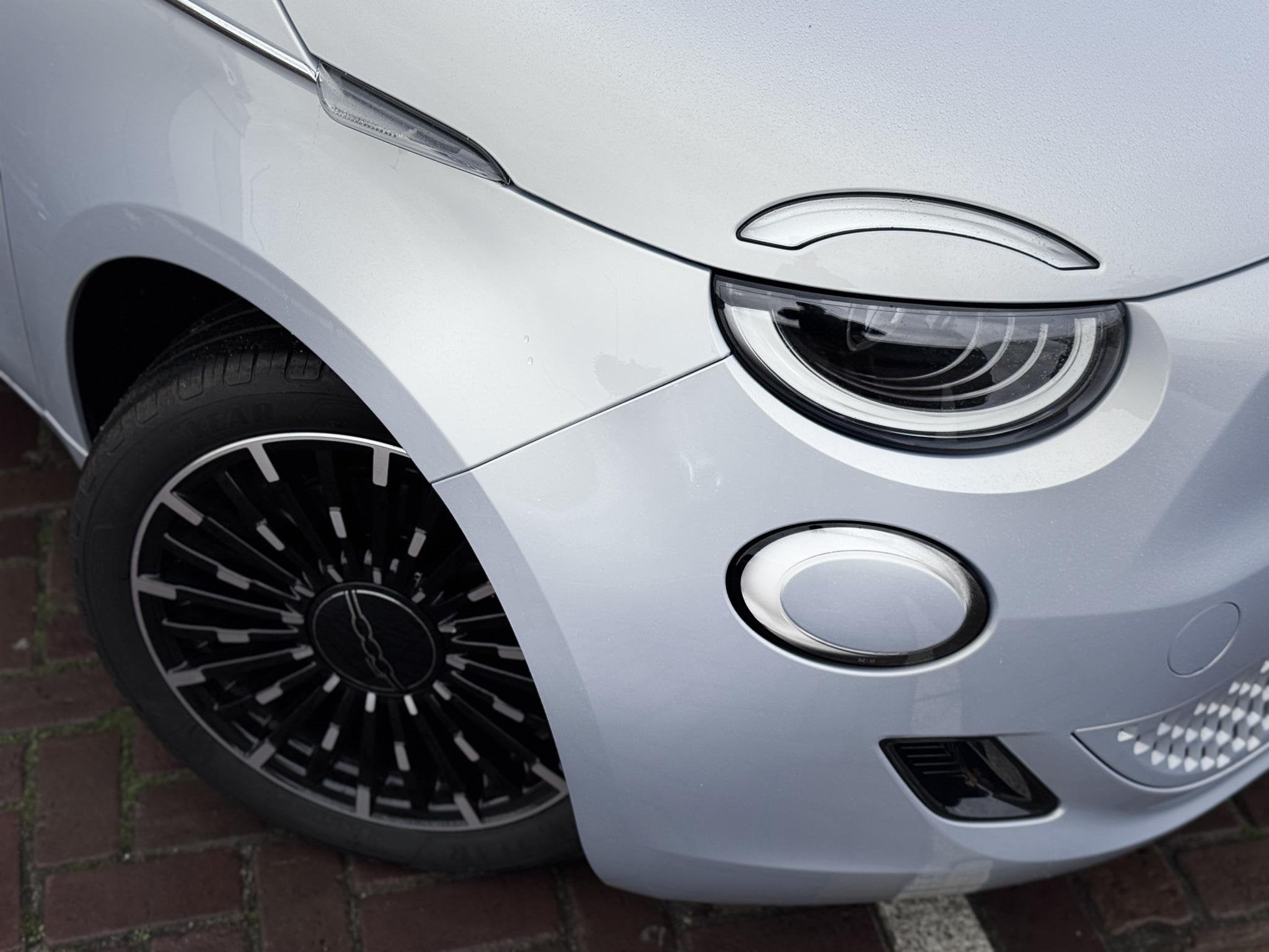 Fiat 500 1.0 Hybrid La Prima | Apple-Android | Panoramadak |, Auto's, Gebruikt, Euro 6, 4 stoelen, Wit