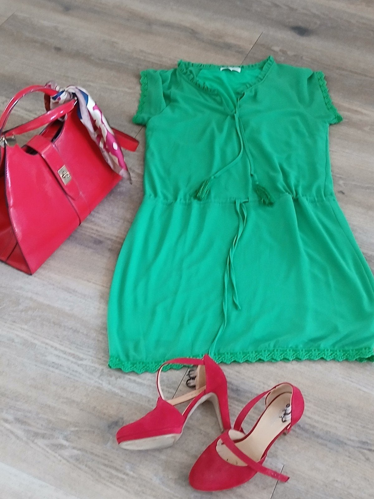 Tramontana groene jurk met ruches en koordje, maat M, Kleding | Dames, Maat 38/40 (M), Verzenden, Tramontana, Zo goed als nieuw