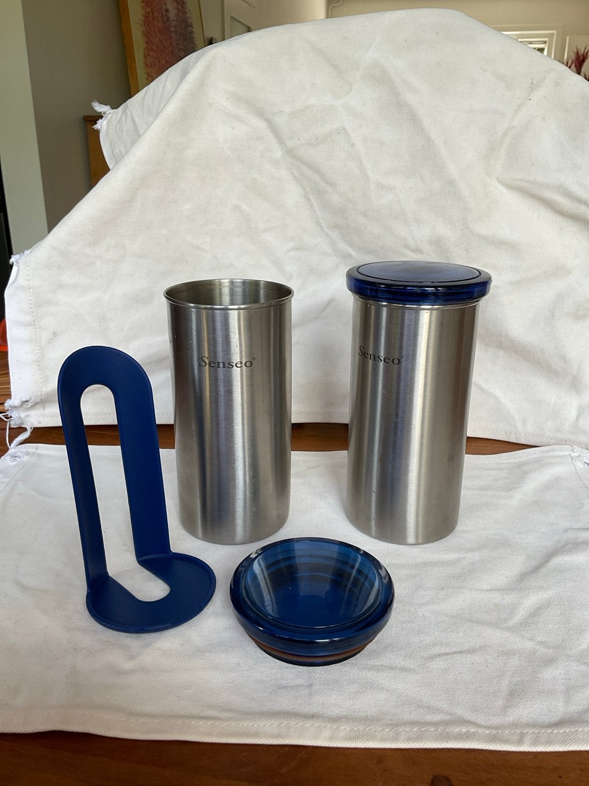 Senseo Koffiepads Bewaardoos RVS met blauwe deksel 2 stuks, Gebruikt, Zilver, Ophalen of Verzenden, Voorraadpot