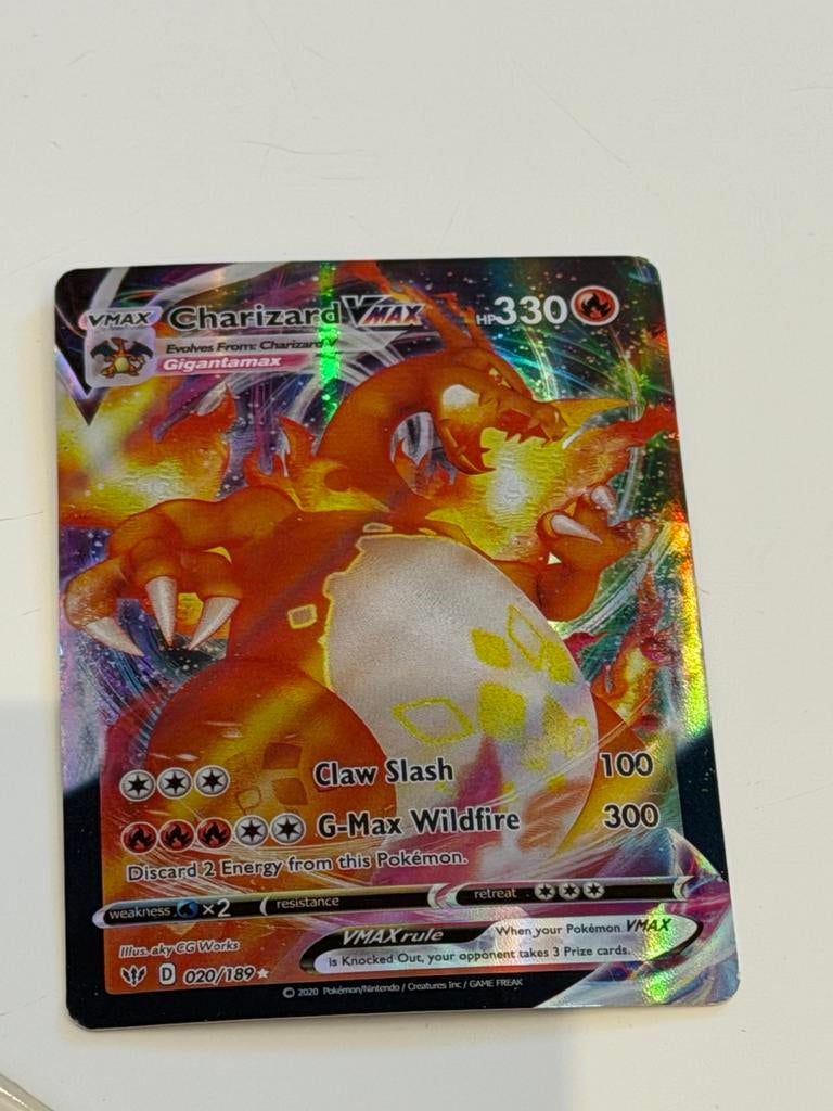 Charizard VMAX Gigantamax Pokémon Kaart D 020/189, Ophalen of Verzenden, Zo goed als nieuw, Losse kaart, Foil