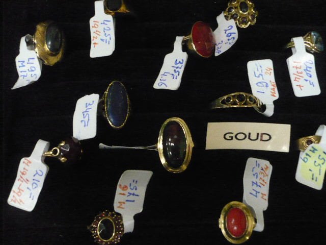 aanbieing van 2e hands gouden vintage dames ringen zie fotos, Gebruikt, Overige kleuren, Ophalen of Verzenden, Dame