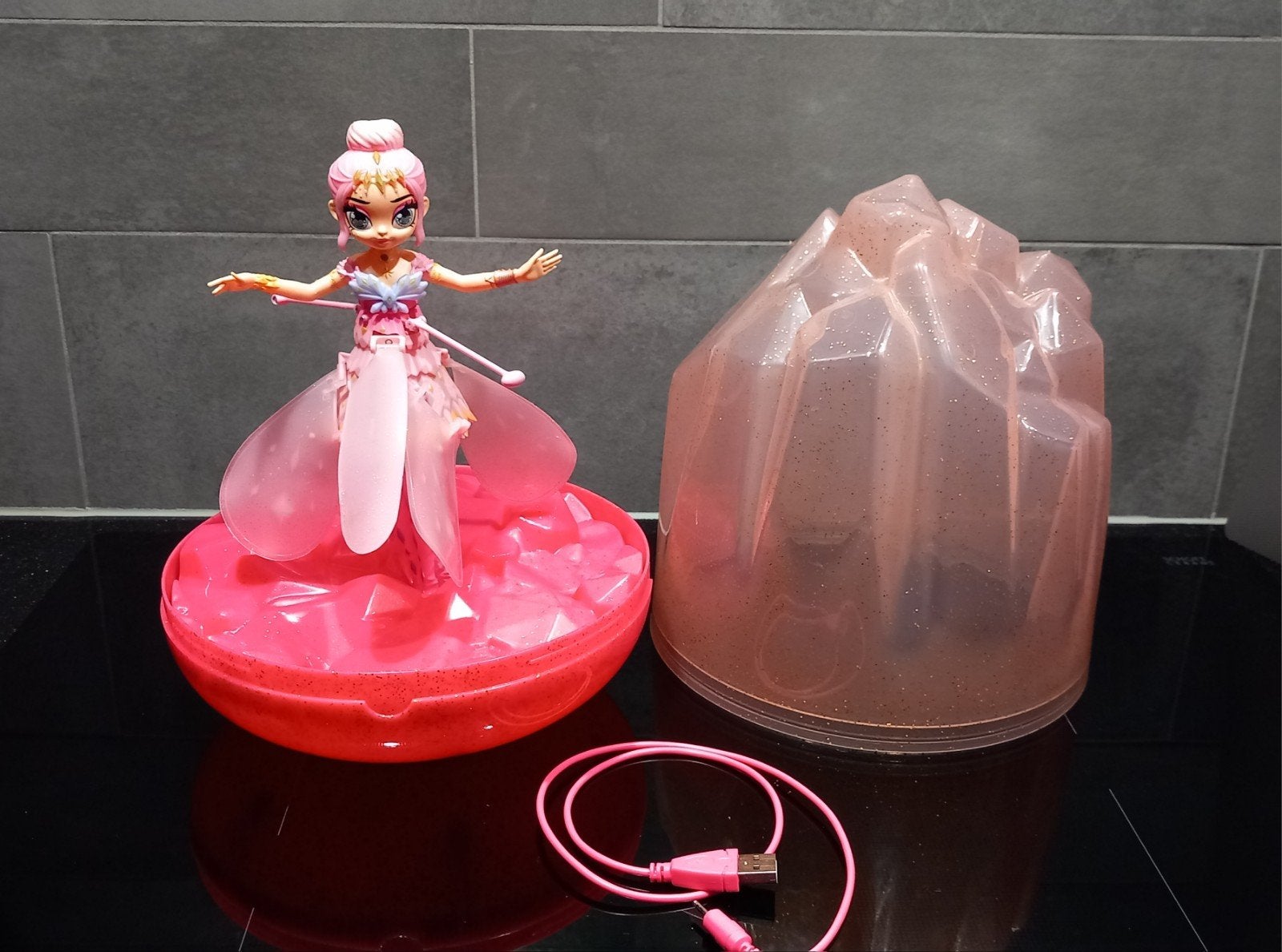 Flying Fairy Doll met Oplaadstation en USB-kabel, Ophalen of Verzenden, Zo goed als nieuw, Overige typen
