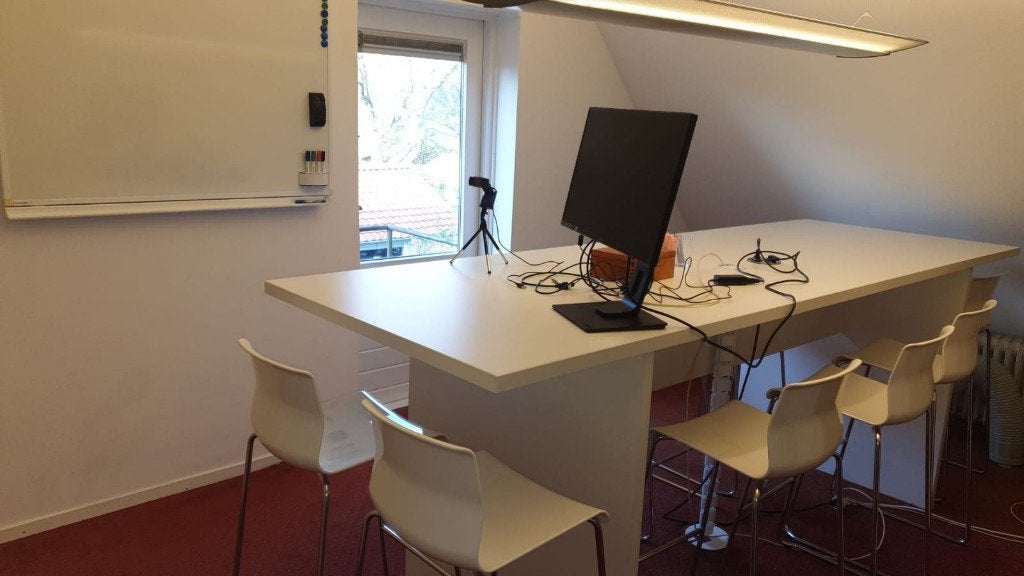vergadertafel + bijpassende krukken en toebehoren, Kantine of Aula, Ophalen of Verzenden, Gebruikt, Tafel