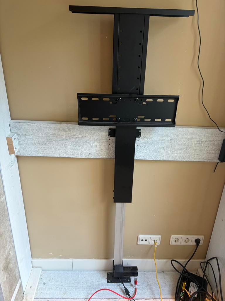 TV lift | Motorisch | met afstandsbediening, Ophalen of Verzenden, Zo goed als nieuw, 25 tot 50 cm, 100 tot 150 cm