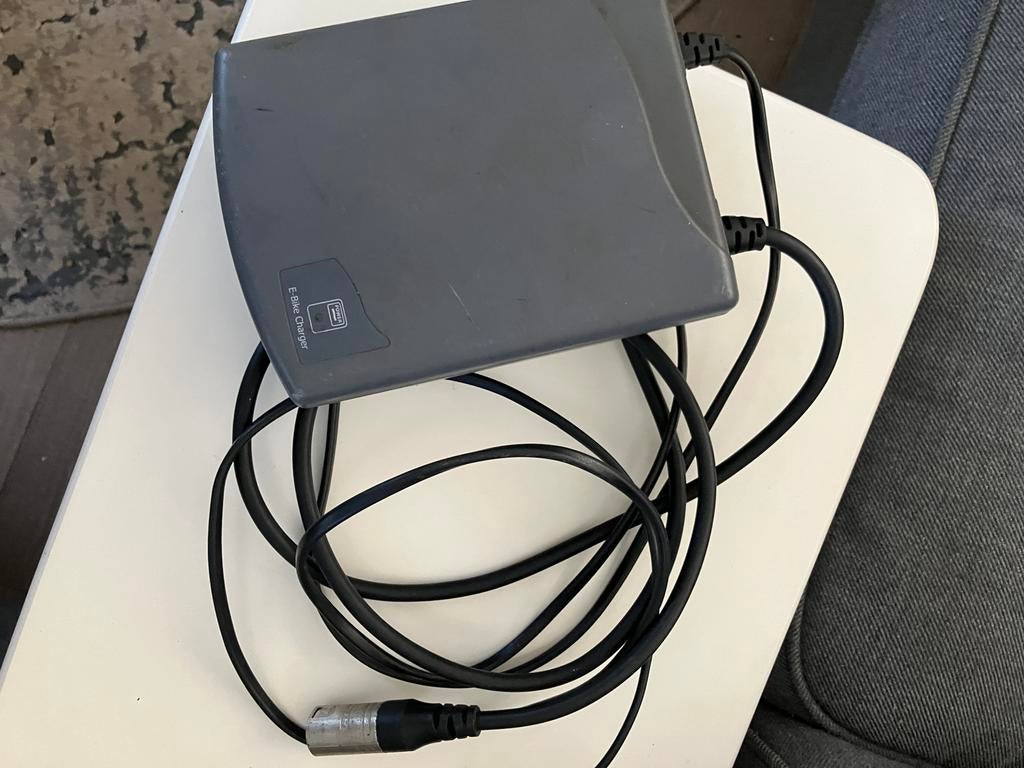 Sparta ION NiMh 24V 3 pins oplader, Ophalen, Zo goed als nieuw