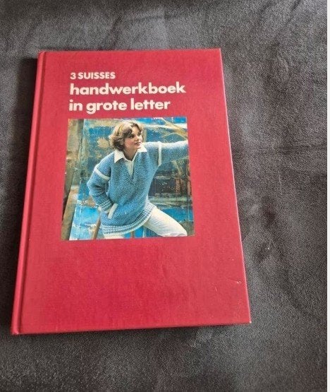3 Suisses Handwerkboek in Grote Letter - Breien/Haken, Hobby en Vrije tijd, Ophalen, Zo goed als nieuw, Breien, Patroon of Boek