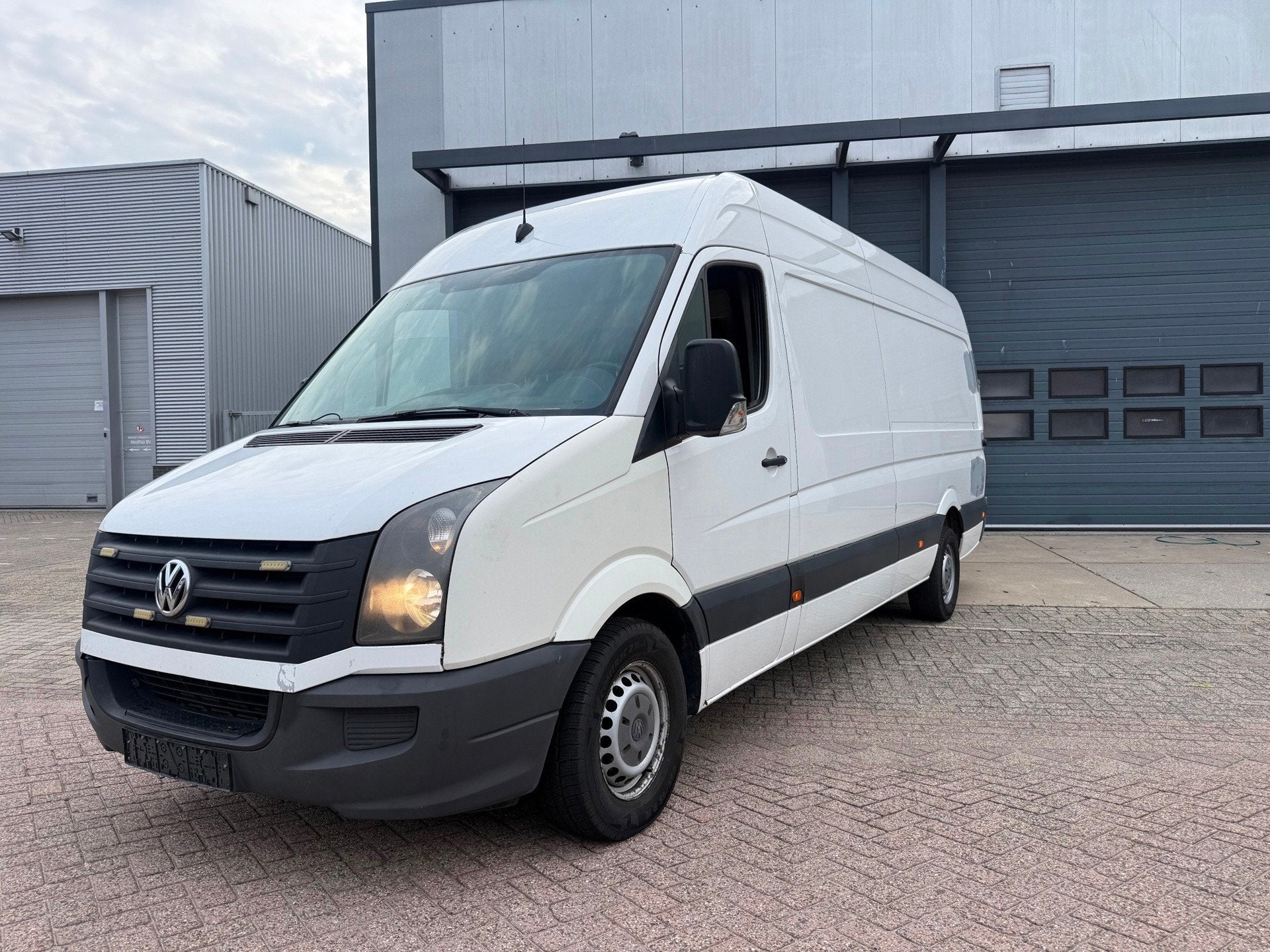Volkswagen Crafter 35 2.0 TDI L3H2 2015, Auto's, Gebruikt, Zwart, Volkswagen, Overige brandstoffen