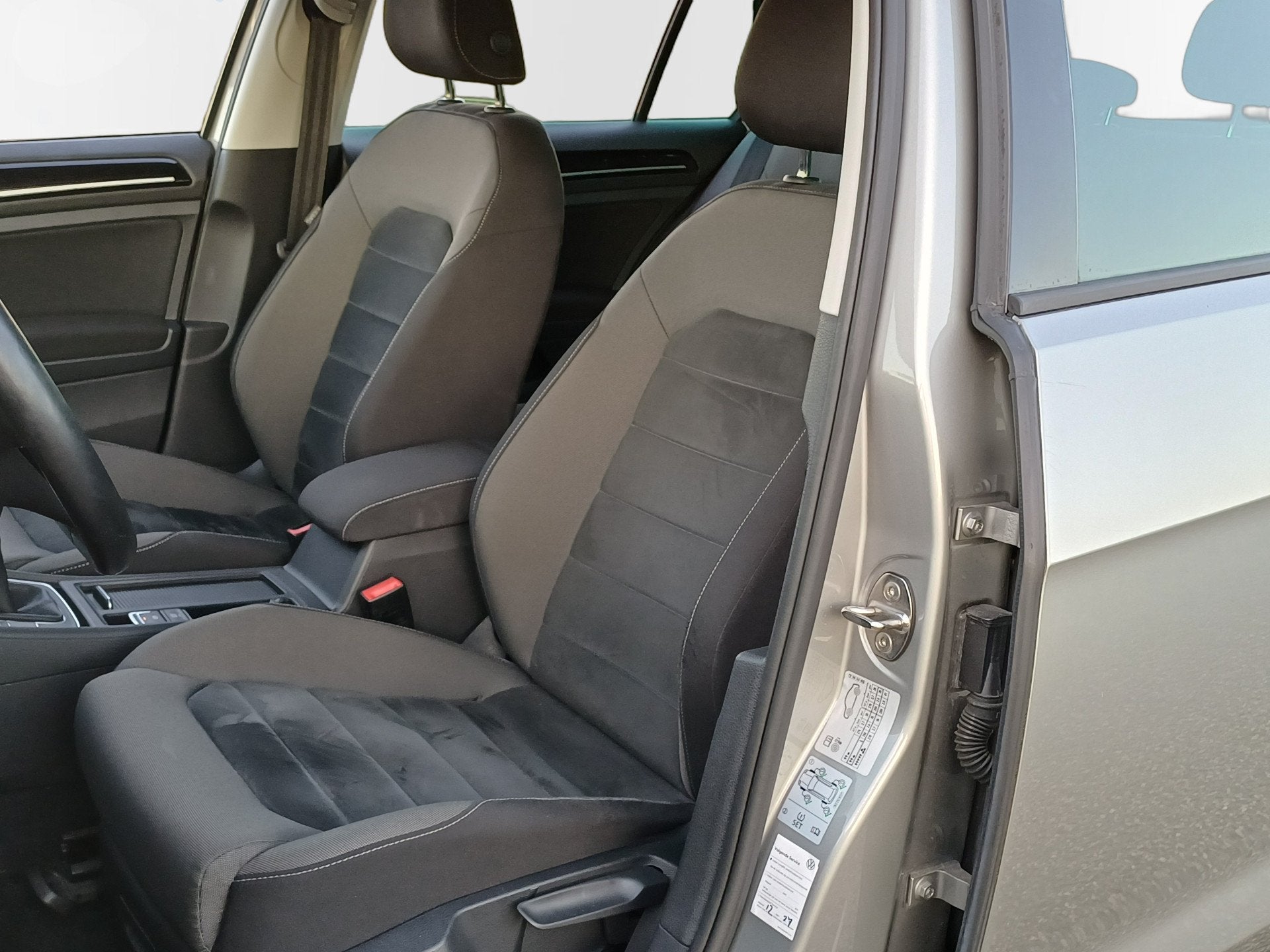 Volkswagen Golf 1.5 Highline /Lage km/Origin NL/Dealer onder, 4 cilinders, Alcantara, Origineel Nederlands, Bedrijf