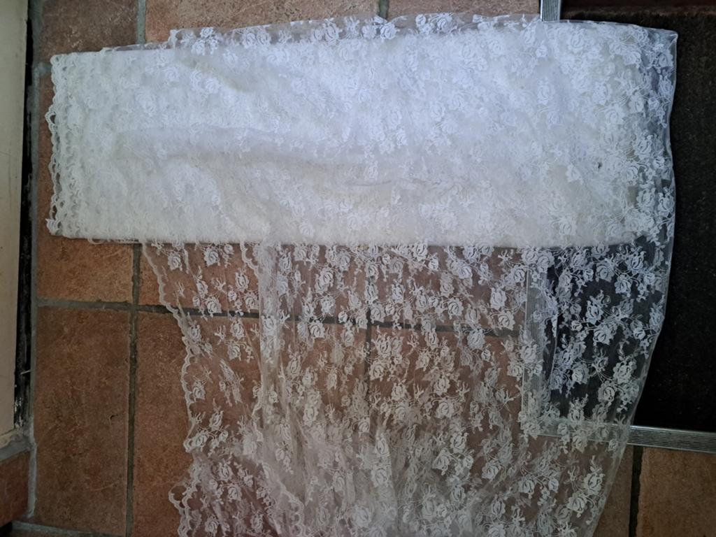 Nieuw luxe witte tule in folie, Ophalen of Verzenden