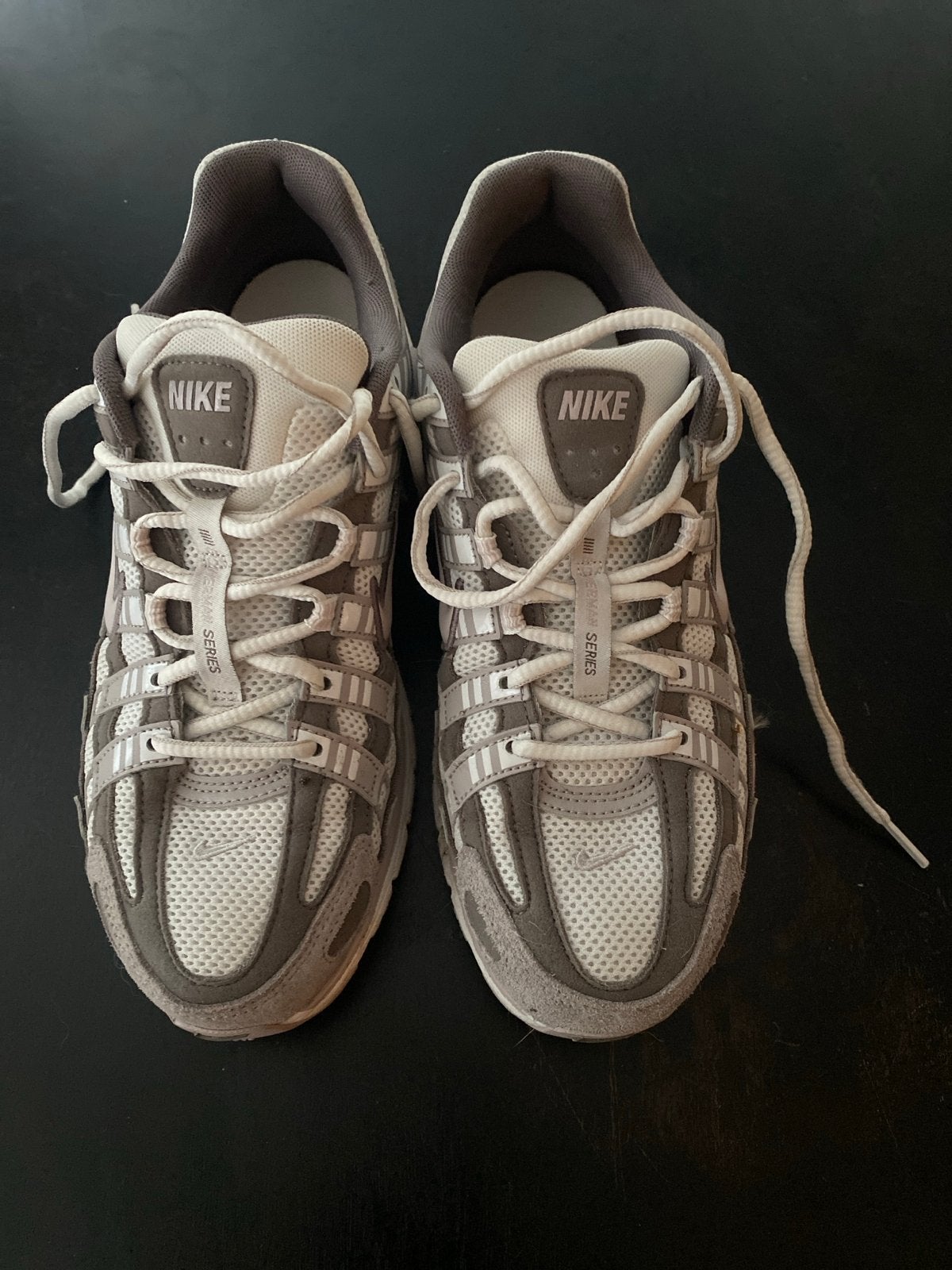 Nike P 6000 sneakers maat 41 - Grijs/Wit, Kleding | Dames, Beige, Ophalen of Verzenden, Sneakers of Gympen, Zo goed als nieuw